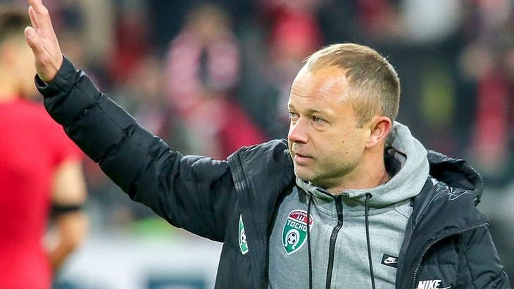 Парфенов поблагодарил игроков \"Тосно\"