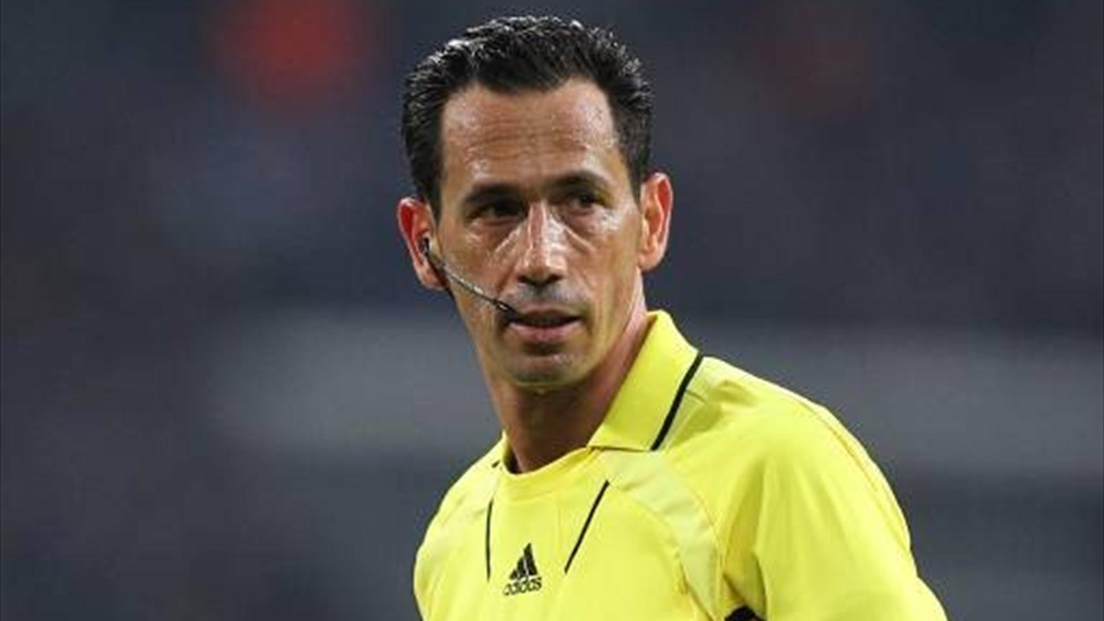 Голландцев и мексиканцев рассудит португалец