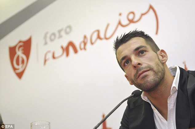 \"Севилья\" подтвердила переход Негредо в состав \"горожан\"