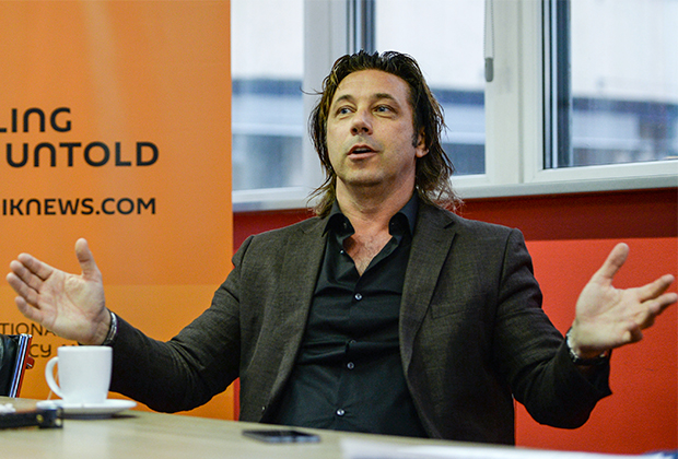 Мостовой рад победе \"Спартака\" над \"Ахматом\"