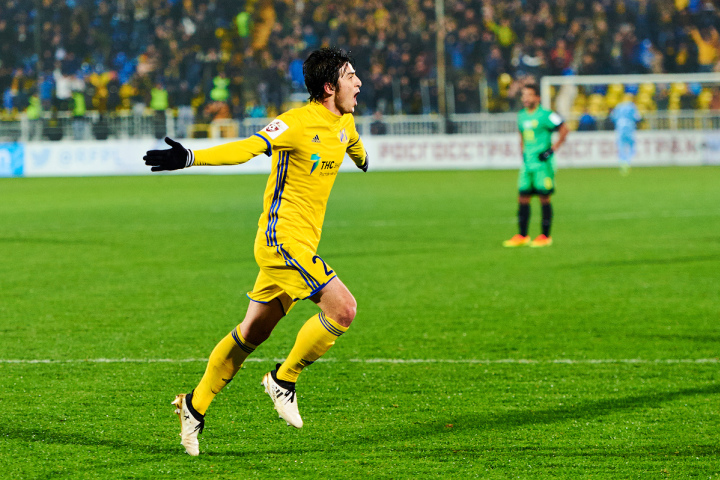 Азмун не вел переговоров с \"Барселоной\" и \"Ювентусом\"