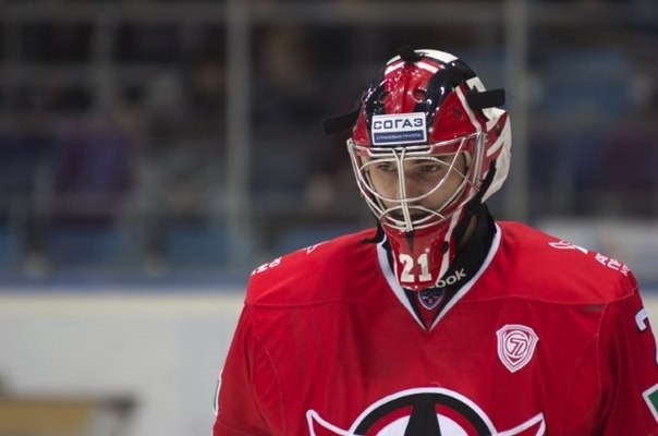 Вратарь клуба КХЛ застраховался на 10 млн рублей