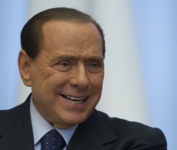 Берлускони: хочу остаться в "Милане" как минимум ещё на три года