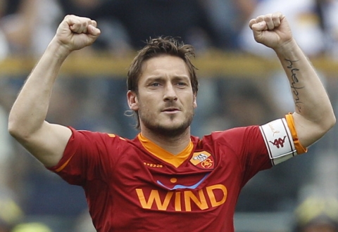 \"Рома\" дома добыла победу над \"Дженоа\"