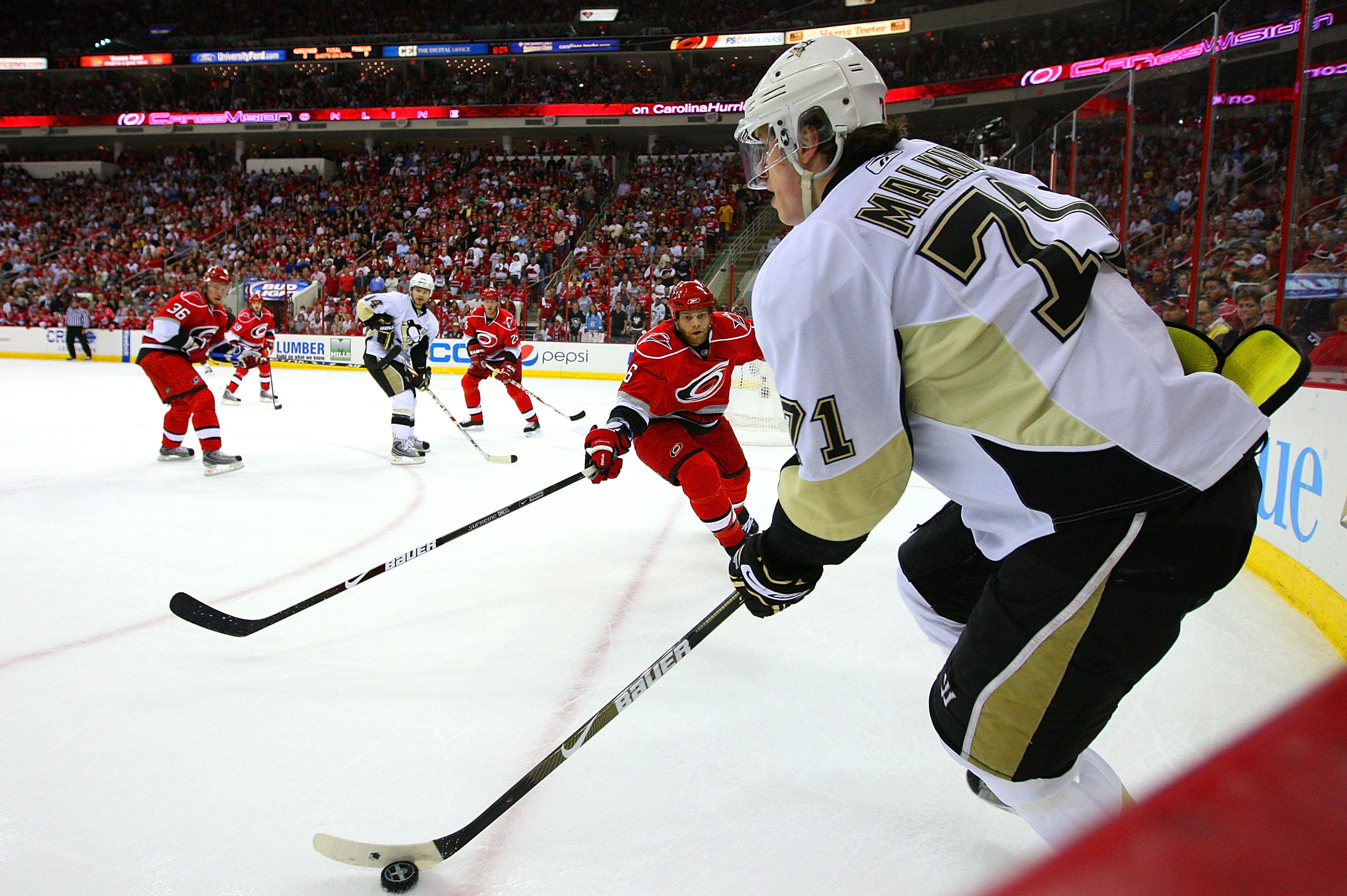 Малкин пропустит до двух недель из-за травмы