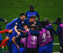 Франция обыграла Румынию в матче-открытии ЧЕ-2016