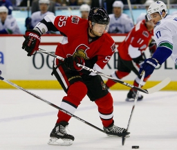 Игрок "Оттавы" стал самым результативным российским защитником в истории НХЛ