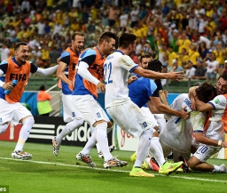 ЧМ-2014: Греция вырывает путевку в плей-офф, Колумбия громит Японию