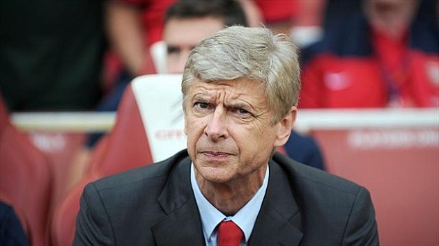 Венгер похвалил Озила