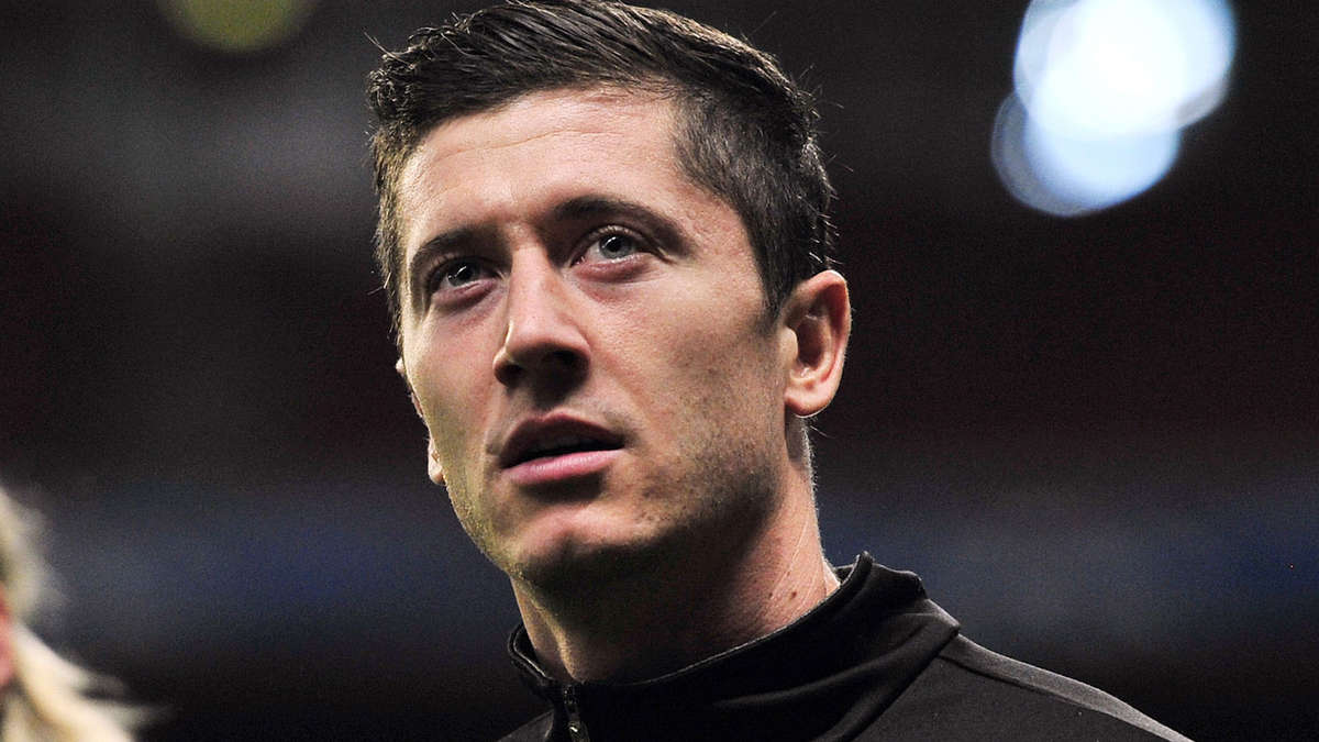 Левандовски ударил болельщика