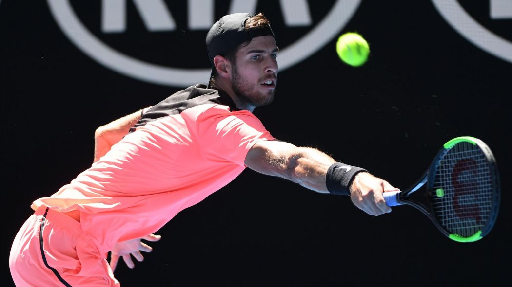 Хачанов стал полуфиналистом турнира в Марселе