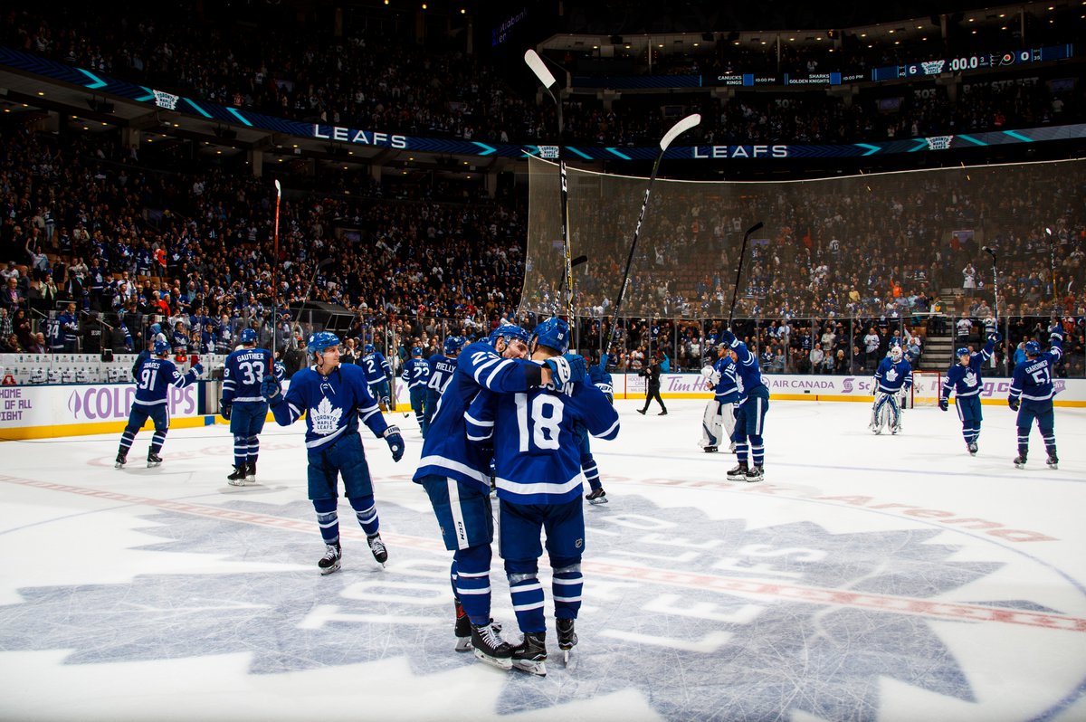 \"Торонто\" уничтожил \"Филадельфию\"