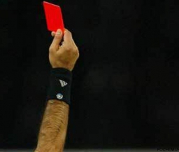Форвард греческого клуба получил одну из самых быстрых красных карточек в истории футбола