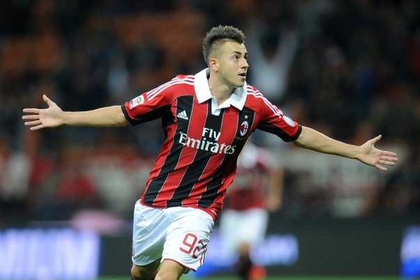 Эль-Шаарави продлил соглашение с \"Миланом\"