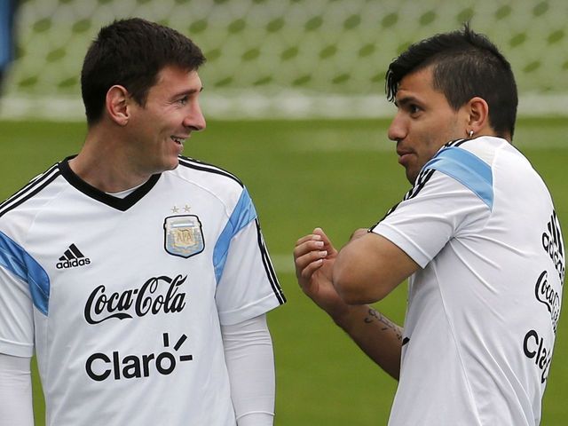 Месси и Агуэро провели необычную тренировку