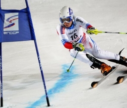 Зуев выиграл серебро в гигантском слаломе на этапе Кубка Европы