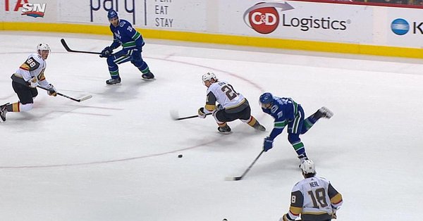 \"Ванкувер\" уступил \"Вегасу\" по буллитам