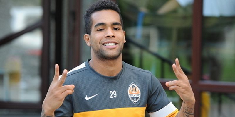 \"МЮ\" может приобрести хавбека \"Шахтера\"