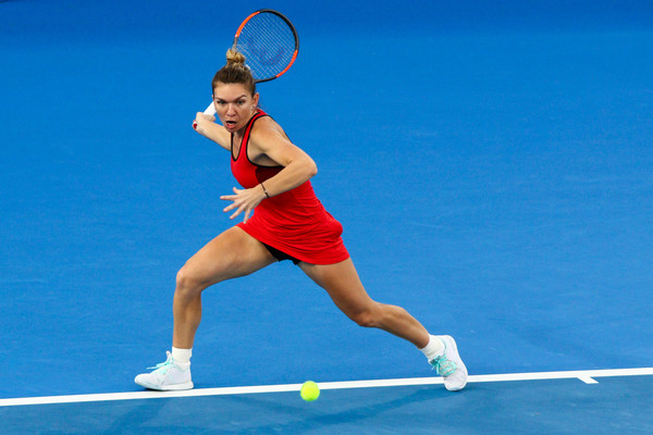 Халеп в трех сетах победила Мартич