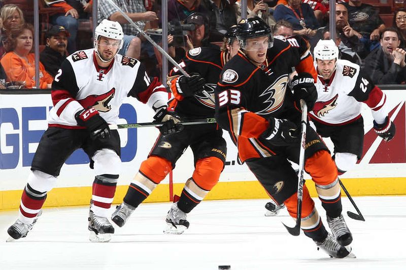 \"Анахайм\" сотворил камбэк в матче против \"Аризоны\"