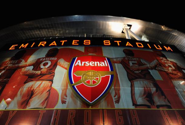 \"Арсенал\" платит игрокам больше, чем \"Челси\"