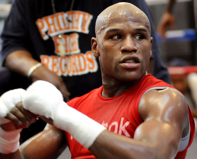 \"Мистер Бабло\" продолжает унижать Пакьяо