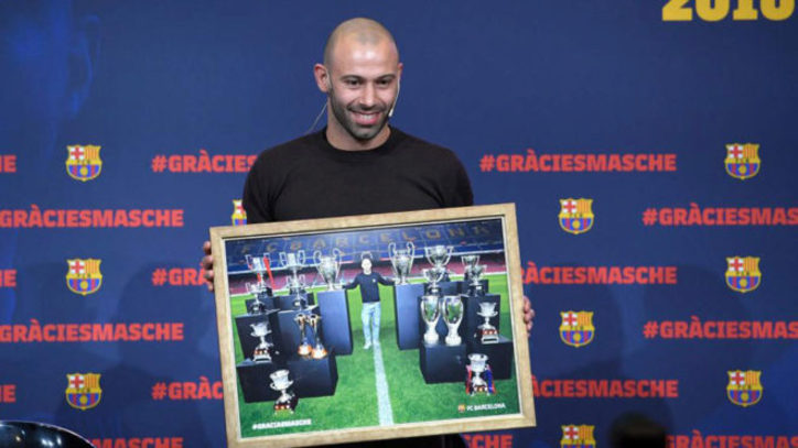 Маскерано продолжает следить за успехами \"Барселоны\"