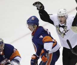 НХЛ: Шайба Малкина не помогла "Пингвинз" переиграть "Айлендерс"