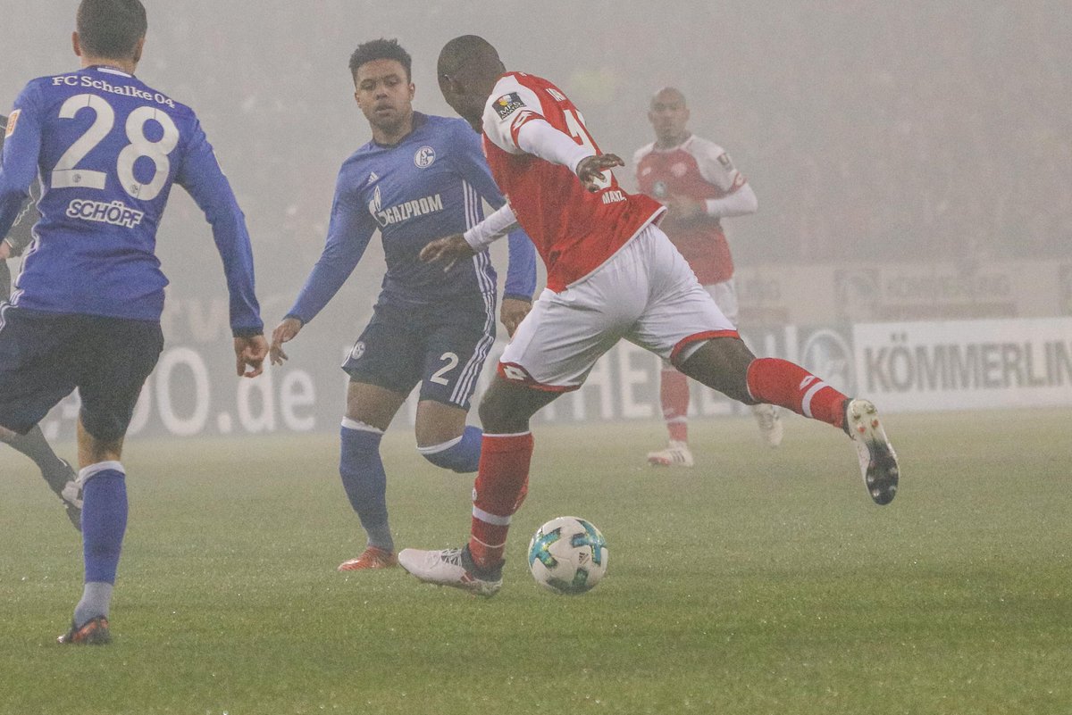 \"Шальке\" на выезде обыграл \"Майнц\"