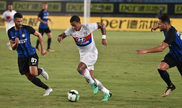 \"Интер\" вышел победителем из дуэли с \"Лионом\"