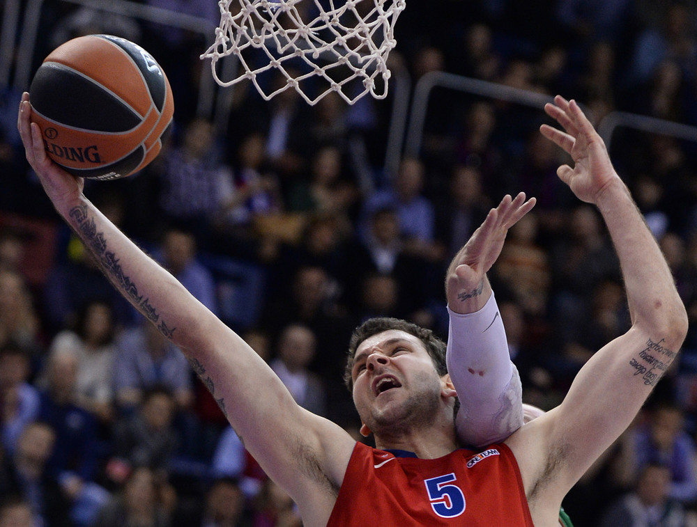 ЦСКА разгромил \"Каху Лабораль\" во втором домашнем матче 1/4 финала Евролиги