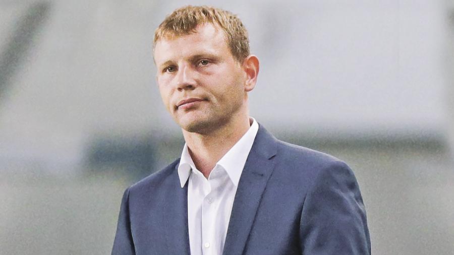 \"Уфа\" не планирует увольнять Томарова