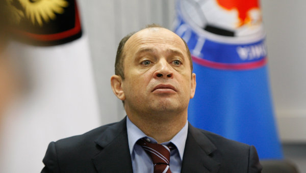 Прядкин недоволен состоянием поля на стадионе \"Рубина\"