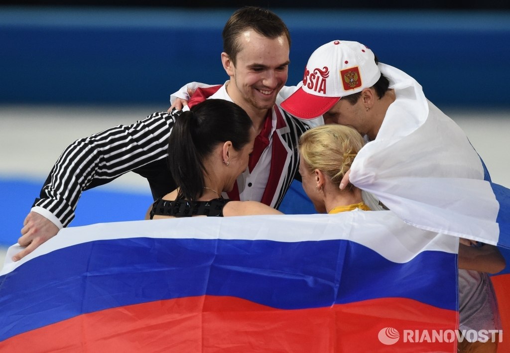 Пара Волосожар/Траньков снова завоевала олимпийское \"золото\", Столбова/Климов - \"серебро\"