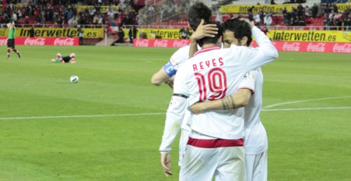 Дубль Негредо принес победу \"Севильи\"