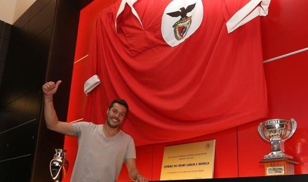 Официально: Жулио Сезар перешел в \"Бенфику\"