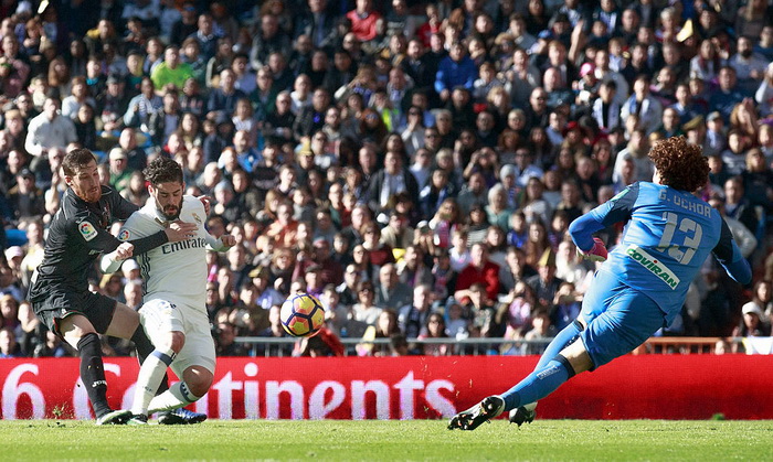 \"Реал\" забил пять голов в ворота \"Гранады\"