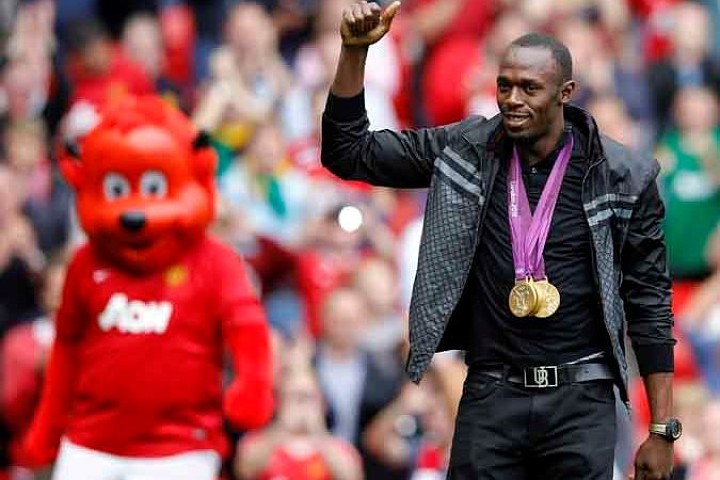 Болт не хочет играть в \"МЮ\" под руководством ван Гала