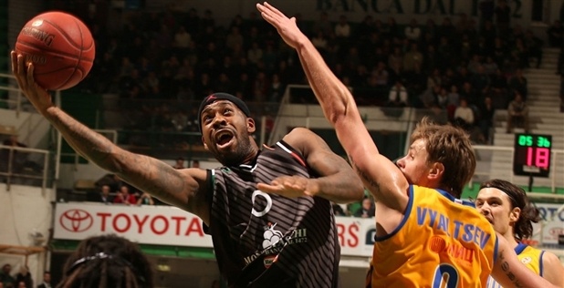 \"Сиена\" одолела \"Химки\" в матче Евролиги