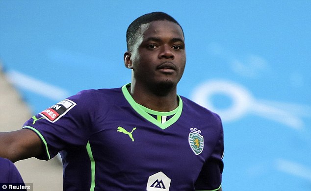 \"Ливерпуль\" хочет перехватить Карвалью у \"МЮ\"