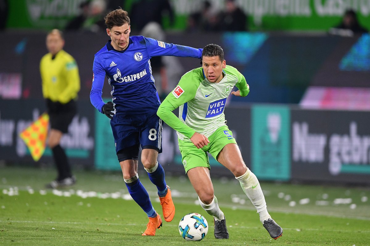 \"Шальке\" обыграл \"Вольфсбург\" благодаря автоголу