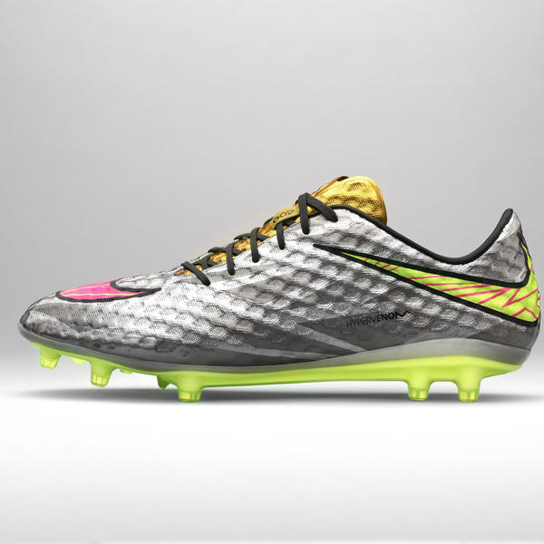 Бутсы Hypervenom  от Nike  отражают игровой стиль Неймара