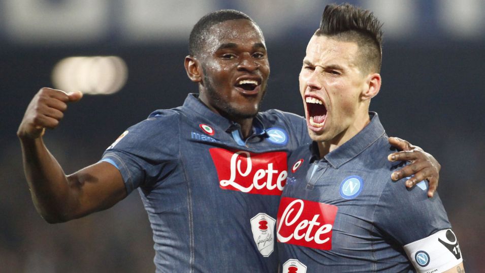 \"Наполи\" взял 3 очка в матче с \"Сассуоло\"