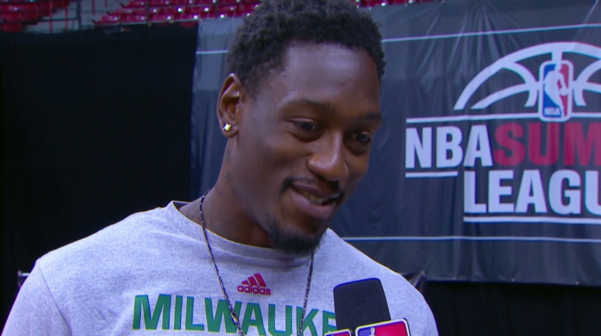 Сандерс подписал новое соглашение с \"Милуоки\"