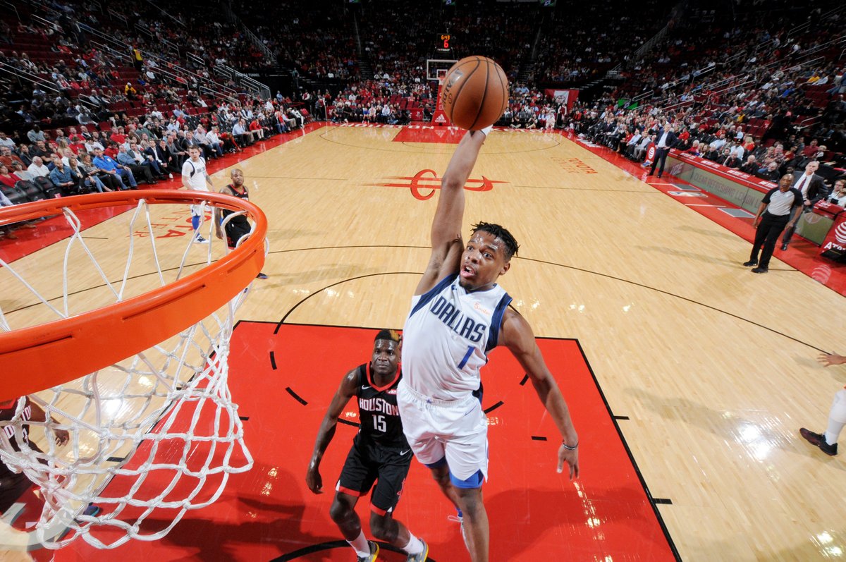 \"Хьюстон\" крупно проиграл \"Далласу\"