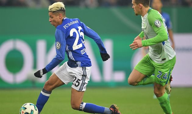 \"Шальке\" проходит \"Вольфсбург\"
