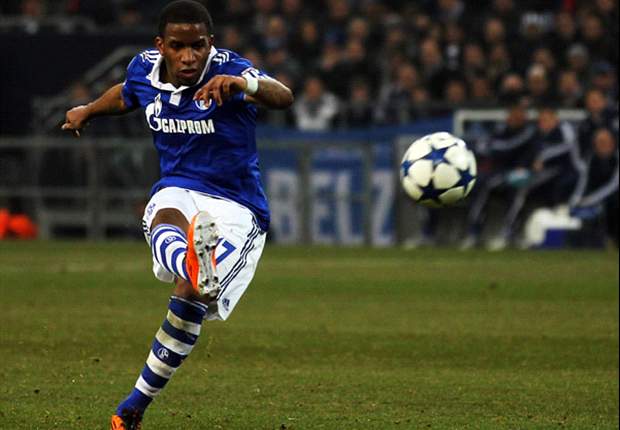 \"Шальке-04\" продает Фарфана