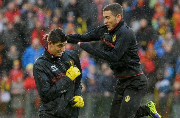 Конте хочет сохранить Азара и Куртуа в \"Челси\"