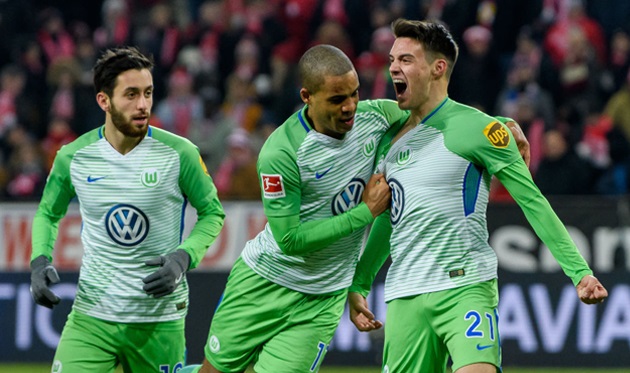 \"Майнц\" и \"Вольфсбург\" расписали минимальную ничью