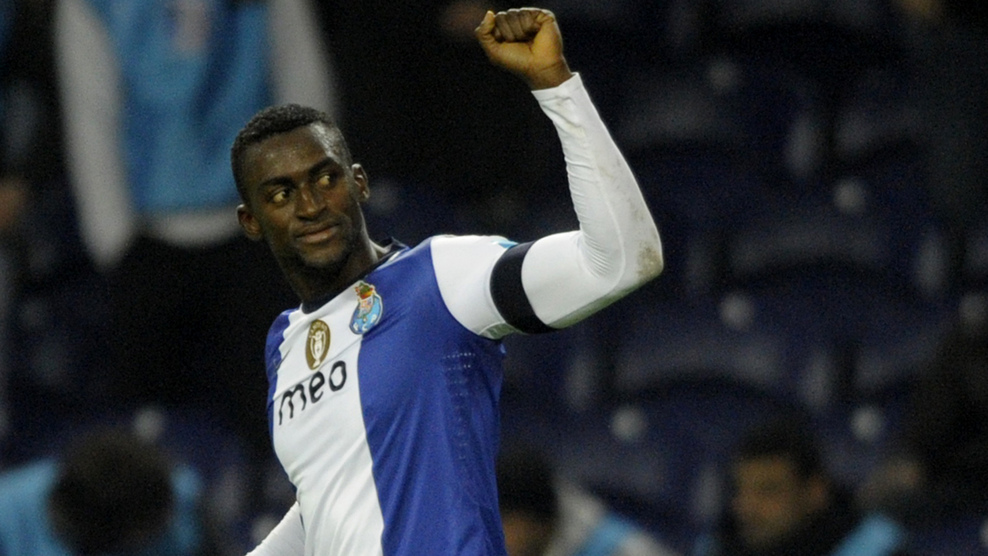 \"Челси\" переключился с Руни на Мартинеса